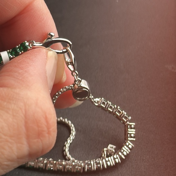 Nadri Green Cubic Zirconia Tennis Bracelet NWT - Picture 3 of 7